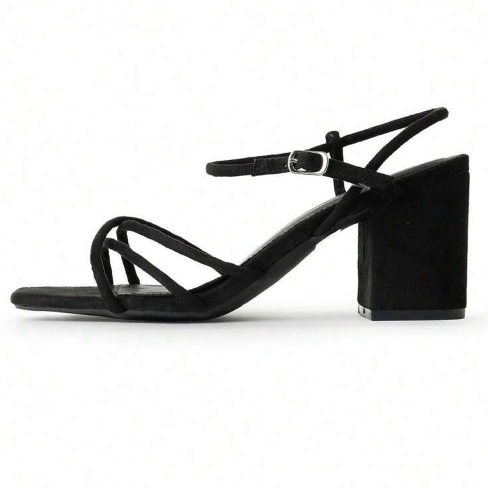 Women’s Black Heels NWT